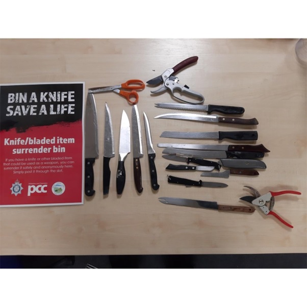Sceptre knives