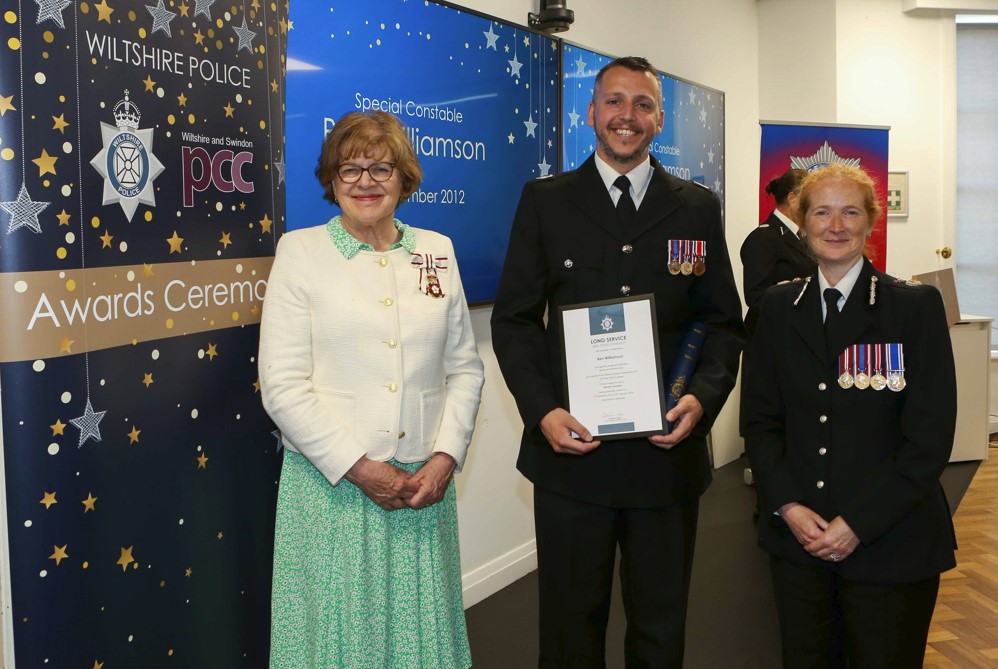 Ben Williamson receiving award